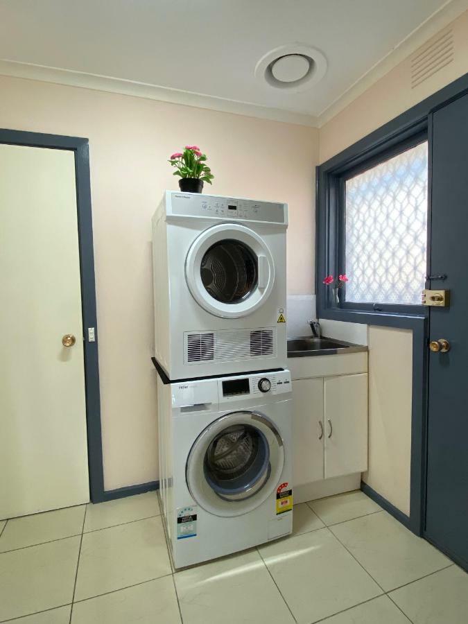 הוילה מלבורן Entire Hume House מראה חיצוני תמונה